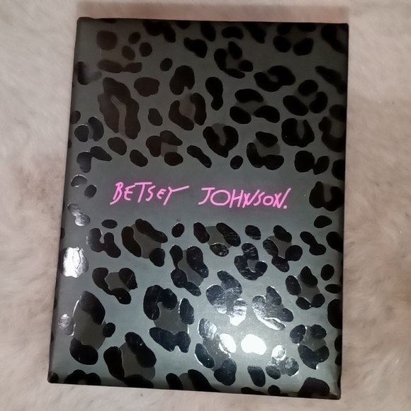 Betsey Johnson watch - Picture 4 of 6